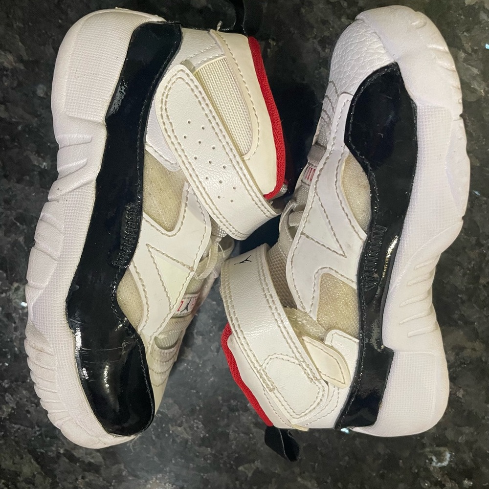 Toddler Air Jordan Jumpman Two Trey Basketball Shoes DQ8433-106 White Black Red